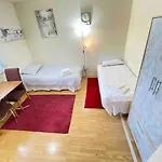 Single Room - Kings Cross, Female Only,, Guest House
