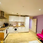 Bright Flat In Bricklane-Aldgate