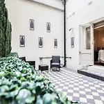 Delightful Kensington Apartment