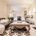 Delightful Kensington Apartment