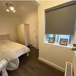 Flat 6, 419 Fulham