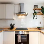 Charming Shoreditch Apartment