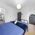 Stylist And Cosy 3 Bed House Leytonstone Sleeps 7