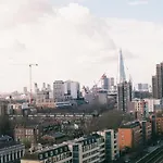 2 Bedroom East London Apartment With Amazing Views