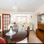 London Stratford Holiday Home