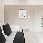 The Leicester Square Apartment By Hok Living