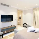 Claverley Court Apartamentos
