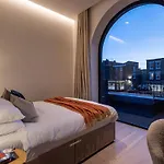 The Arches Luxurious Three Bedroom Houses Close To Hampstead Heath With Garden Balcony And Courtyard