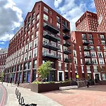Luxury Large Apartment In Central London With Balcony