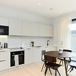 The Brondesbury Quarters - Modern 2Bdr Flat With Balcony & Parking