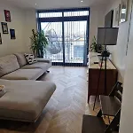 Cosy 1 Bedroom Apartment With Balcony Near Chiswick
