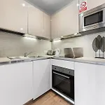 Charming 1-Bed Apartment In London