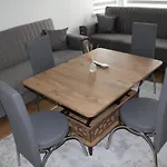 2 Bedroom Entire Flat 2 Minutes From Underground