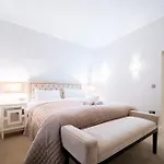 Sir Hans Sloane Apartments