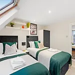 Beautiful Flat In Fulham - Great Views!- Sleeps 6