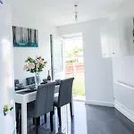Barking Leisure And Contractor Stays