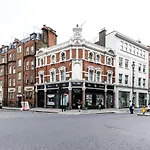 Stylish 1 Bedroom Apartment In Amazing Soho Location