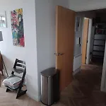 Cosy 1 Bedroom Apartment With Balcony Near Chiswick
