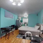 Cozy Studio Near London City Airport, Excel & Dlr