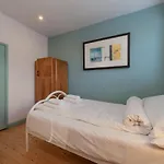 Central London Stylish 4 Bedroom Apartment