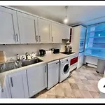 Central 1Bed Close To Transport Links
