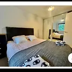 Central 1Bed Close To Transport Links