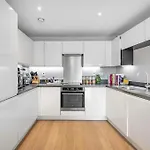 Stylish 2-Bed - Check Profile