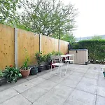 Central London 2 Bedrooms Apartment Sleep 6 Free Parking
