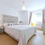 Central London 2 Bedrooms Apartment Sleep 6 Free Parking