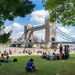 Marx Stylish 1-Bed Apartment Near London Bridge & Tower Bridge - Great Location With Free Parking