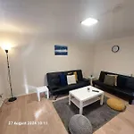 3 Bedroom House In Beckton London