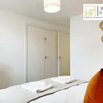 Last-Minute Specials L Premium Deal On 2 Double Bed Apartment For 6 Guests L Best Deals L Hofin Stays Short Lets & Serviced Accommodation
