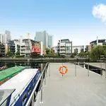 Water Lodge In London - Roof Terrace