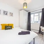 Modernised 3 Bed Pad Near Trendy Shoreditch Ground Floor With Balcony