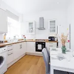 2Br Hideaway In Central Clerkenwell