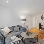 2 Bedroom Apartment In Hoxton Square, Shoreditch, London, N1