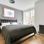 Soho Elegance - Central London Retreat