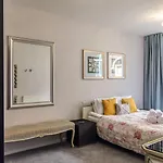 Picktheplace 3-Bedroom Portman Square