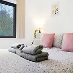 The Allcroft Apartment