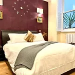2 Bedroom Apartment in Central London