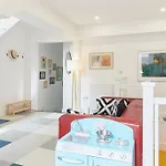 Stylish Family Home In Artsy Se London