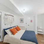 20 Min From City Centre 2 Bedrooms W Ensuite