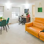Notting Hill Cozy 2 Bedroom Flat