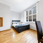 Stylish 1 Bed Canary Wharf Apt - Perfect For Corporate & Tourists