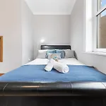Stylish 1 Bed Canary Wharf Apt - Perfect For Corporate & Tourists