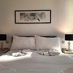 Still Life Aldgate Deluxe