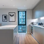 Alto Apartment - Modern Comfort & Prime Location