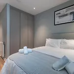 Alto Apartment - Modern Comfort & Prime Location