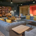 Alto Apartment - Modern Comfort & Prime Location