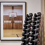 Courtyard By Marriott London City Airport